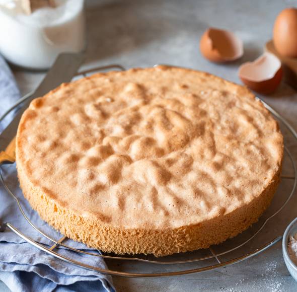 Blitz-Biskuit mit ganzen Eiern