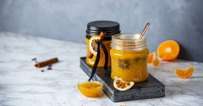 Mandarinen-Orangen-Marmelade mit Goldglitzer