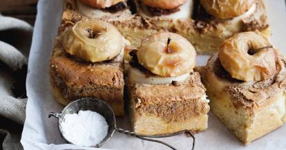 Bratapfelkuchen mit Lebkuchencreme