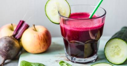 Rote-Bete-Saft mit Apfel und Spinat