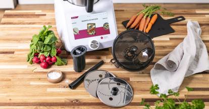 Monsieur Cuisine mit dem WunderSlicer® Zubehör