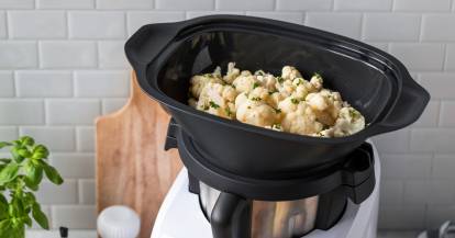 Blumenkohlröschen im Dampfgaraufsatz des Monsieur Cuisine
