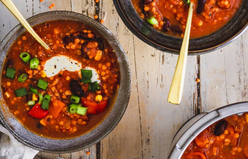 Einfaches Chili sin Carne mit roten Linsen