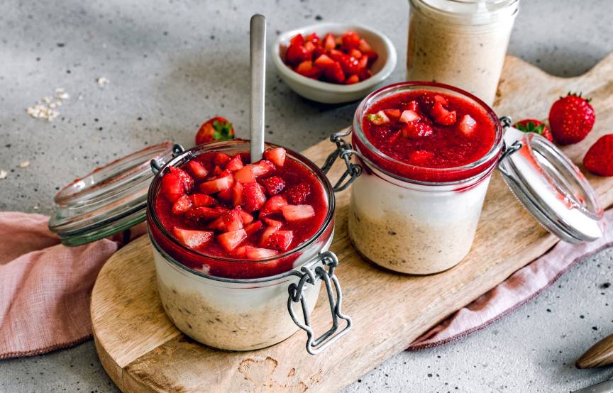 Vanille-Oats mit Erdbeersoße