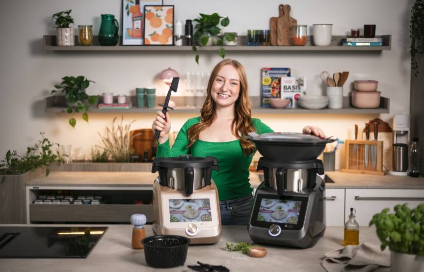 Monsieur Cuisine in Champagner und Titanium nebeneinander