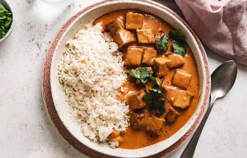 Vegetarisches Butter Chicken mit Tofu
