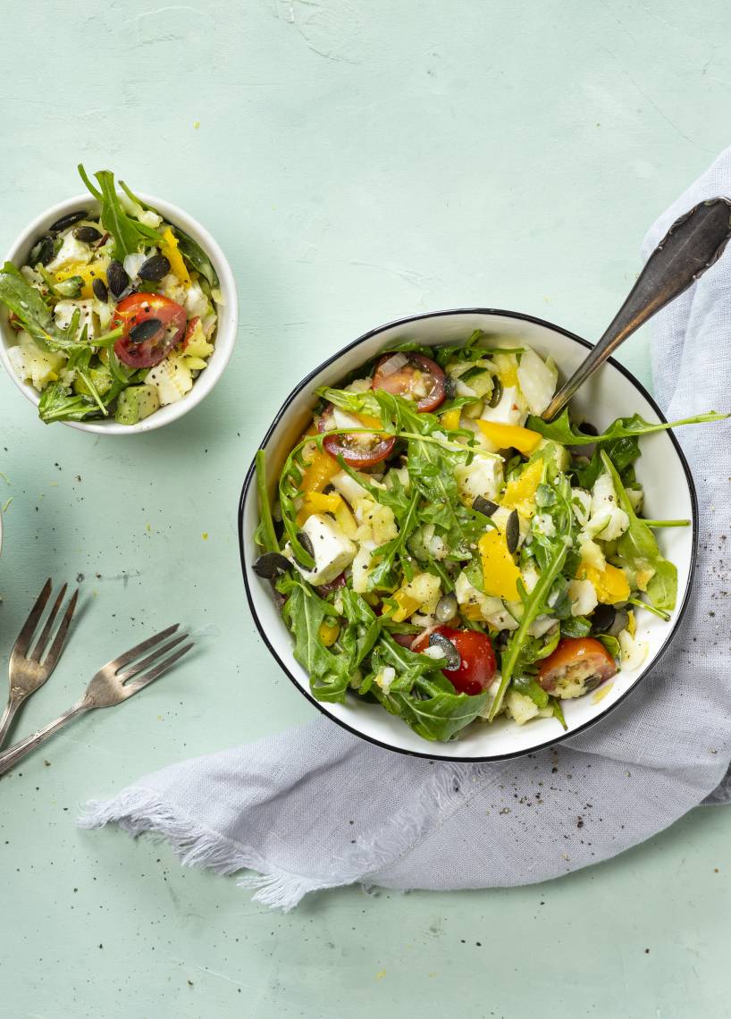 Blitzschneller Sattmacher-Salat mit Avocado und Feta