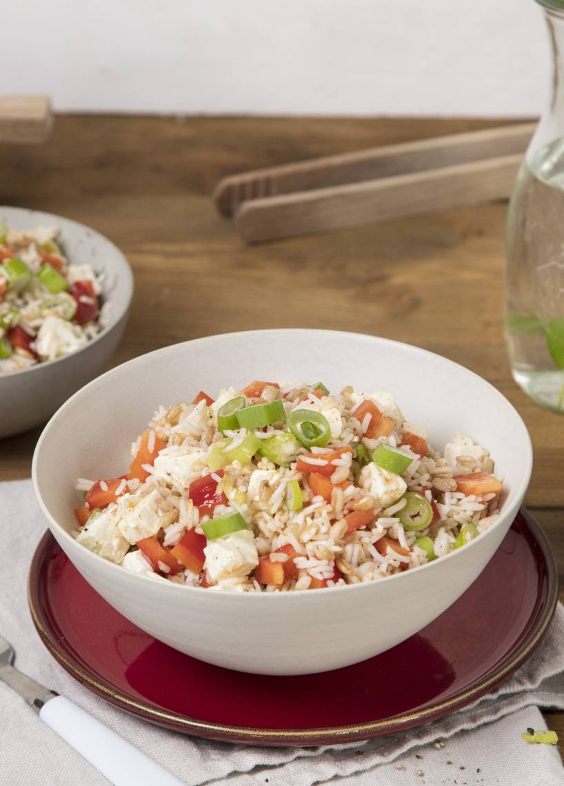 Griechischer Reissalat mit Paprika und Feta
