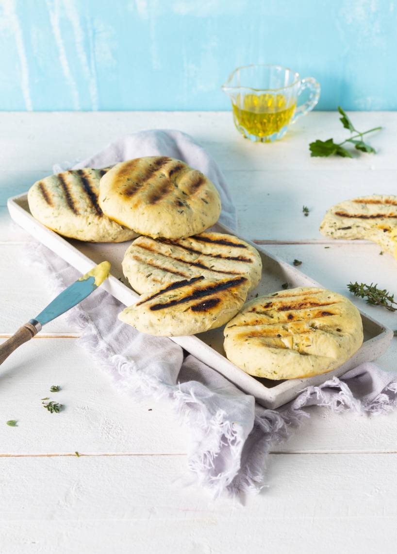Einfaches Grillbrot mit Kräutern