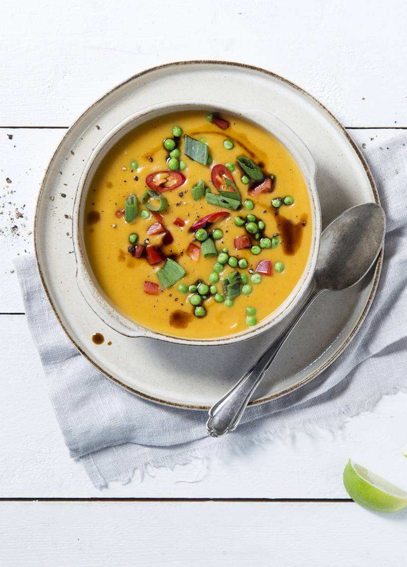 Kokos-Süßkartoffelsuppe mit Erbsen