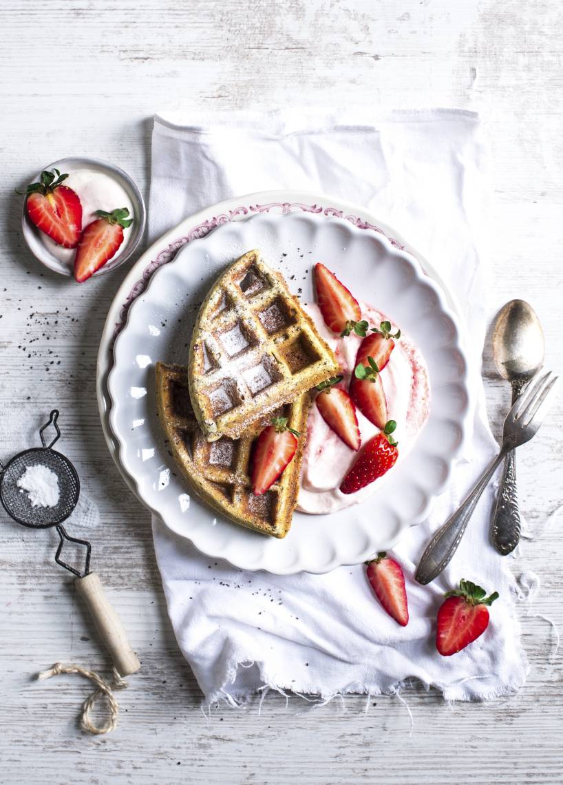 Mohnwaffeln mit Erdbeersahne