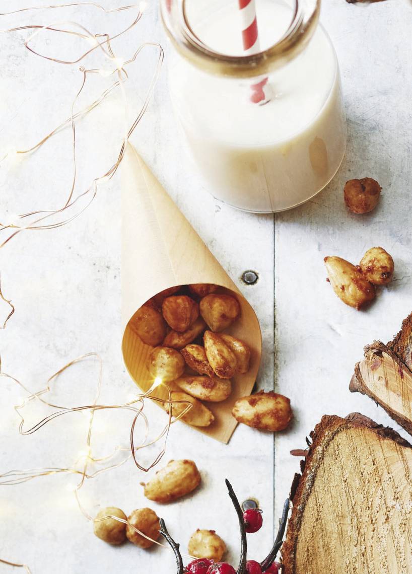 Nüsse mit Vanille und Ahornsirup