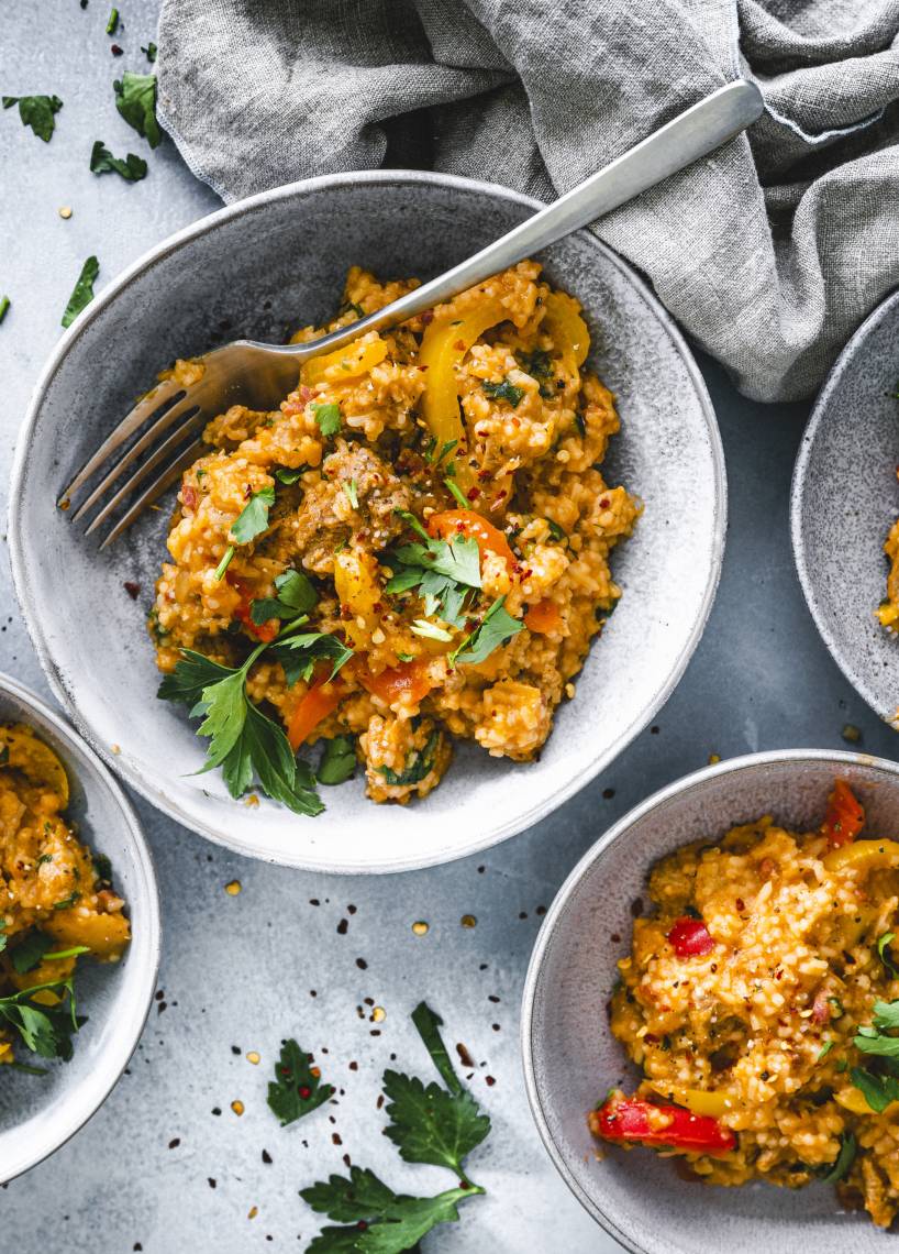Reisfleisch mit Paprika und Zwiebeln