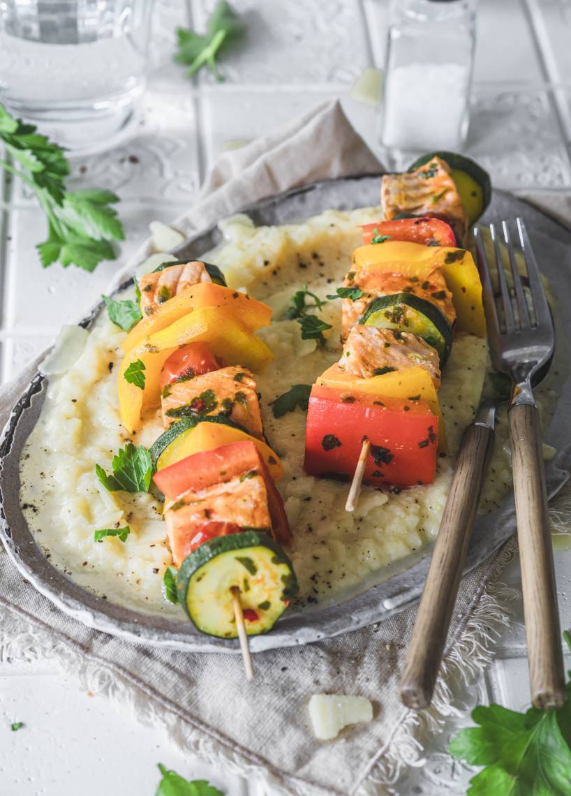 Selleriepüree mit Lachs-Gemüse-Spießen