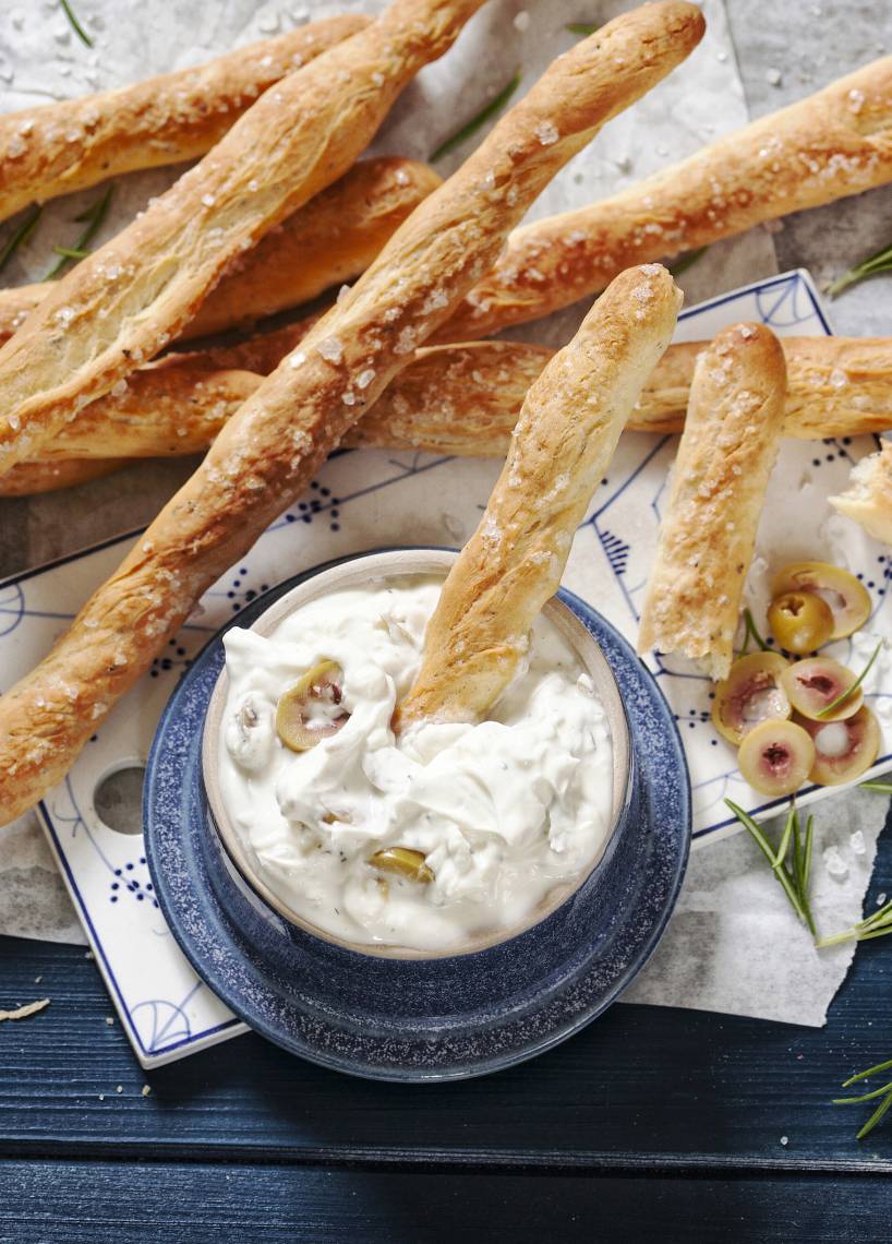 Ziegenkäseaufstrich mit Oliven