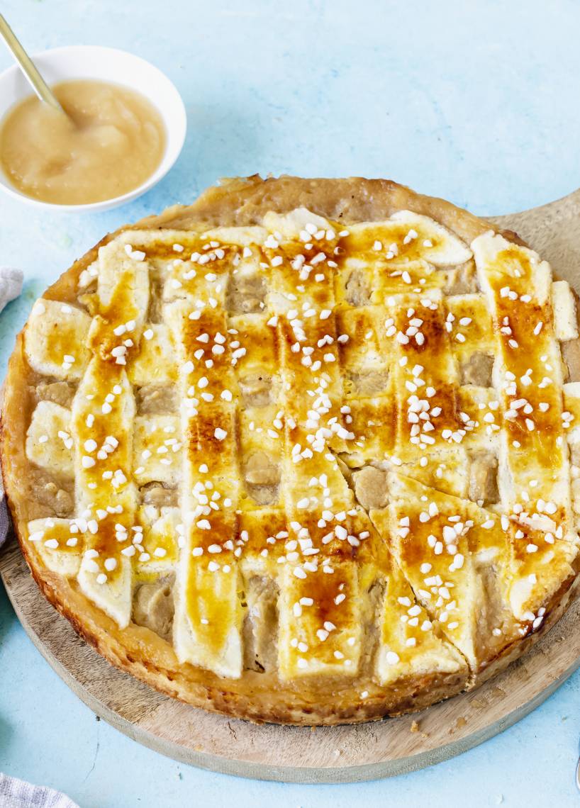 Apfelmuskuchen mit Gitter aus Mürbeteig