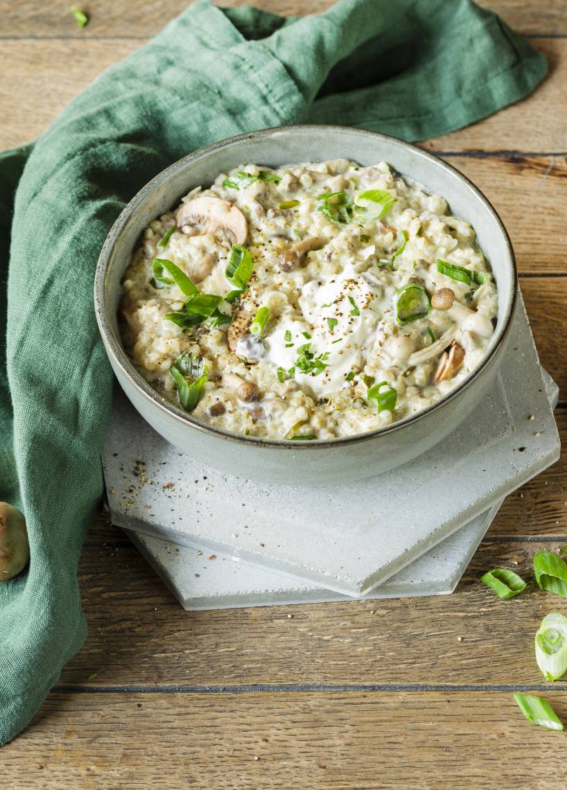 Vegetarischer Graupentopf mit Pilzen und Crème fraîche