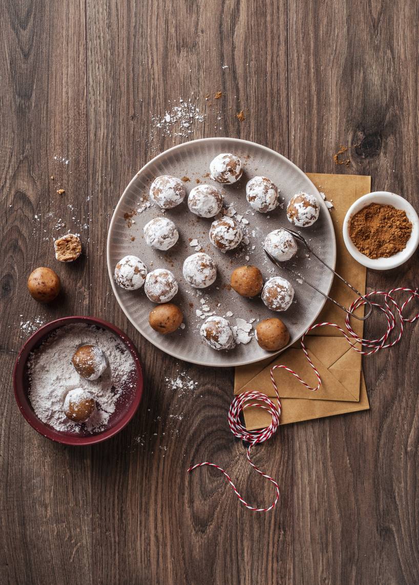 Himmlische Stollenkugeln mit weißer Schokolade