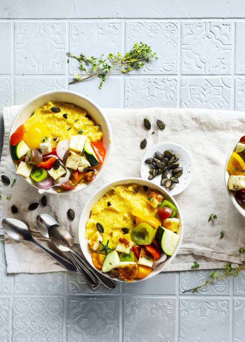 Cremige Polenta mit Ratatouille-Gemüse