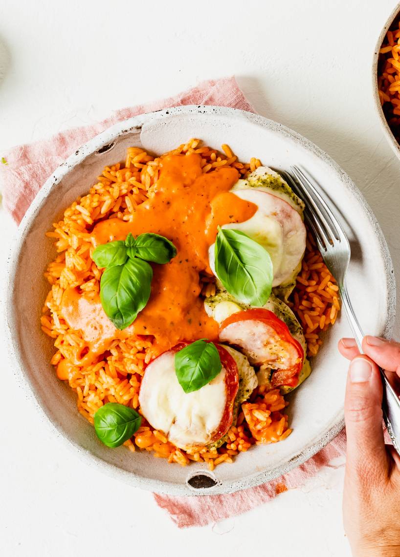 Tomate-Mozzarella-Hähnchen mit Reis