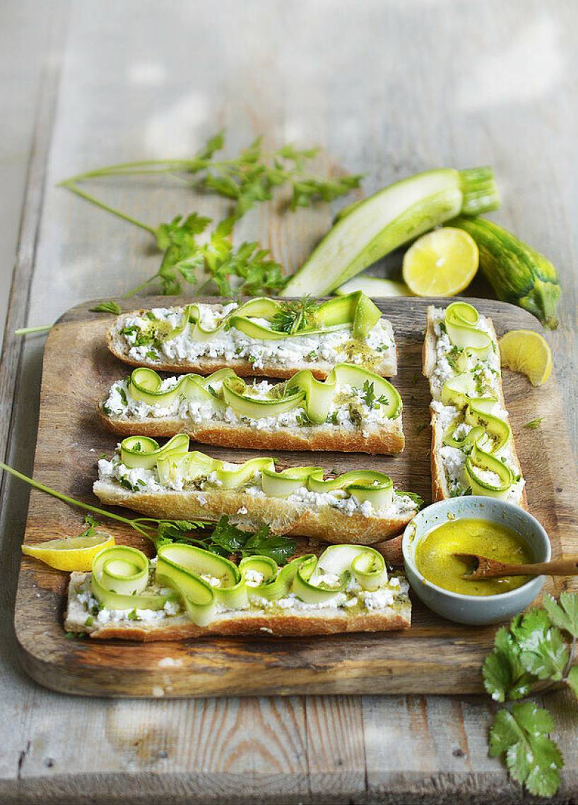 Bruschetta mit Zucchini