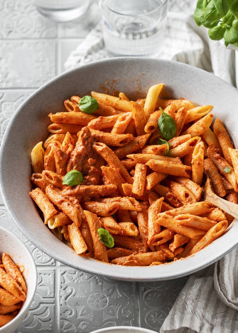 Nudeln in cremiger Tomatensoße