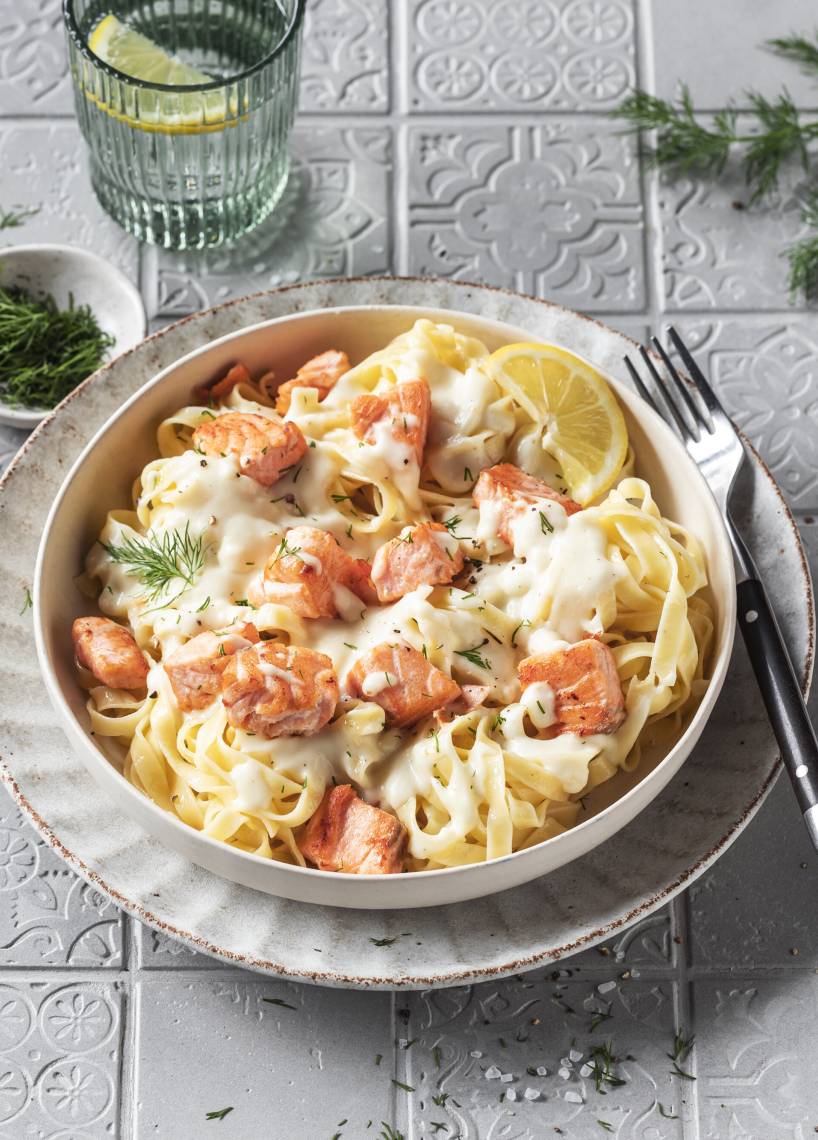 Tagliatelle mit Lachs und Sahnesoße