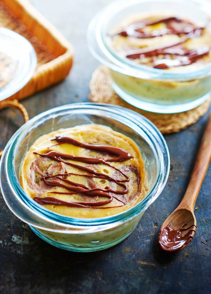 Gedämpfte Bananenküchlein mit Schokosoße