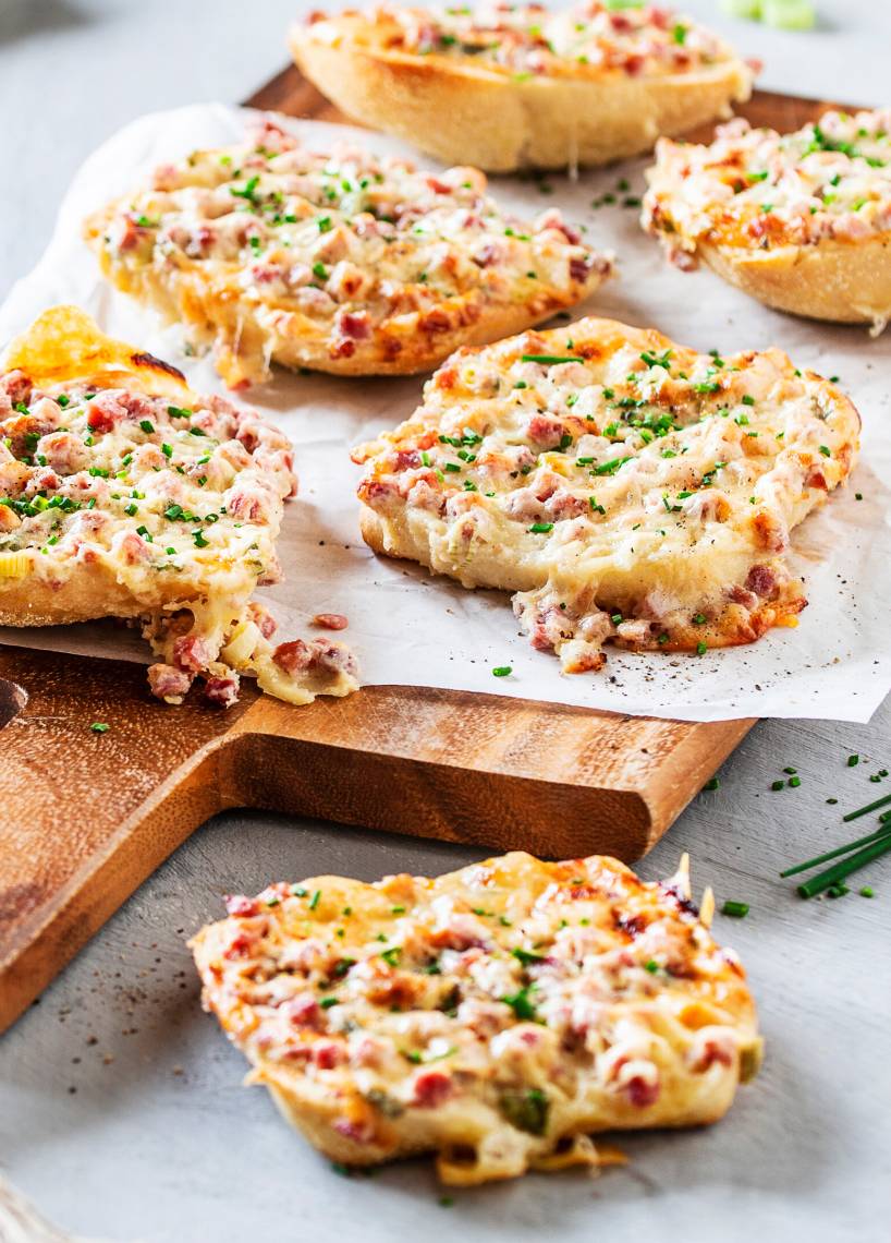 Flammkuchenbrötchen mit Speck