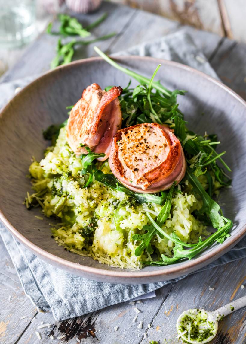 Grünes Risotto mit Schweinemedaillons