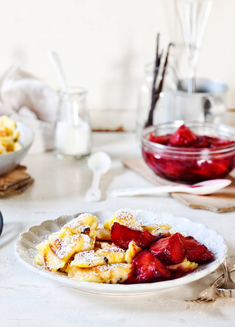 Kaiserschmarren mit Pflaumenkompott