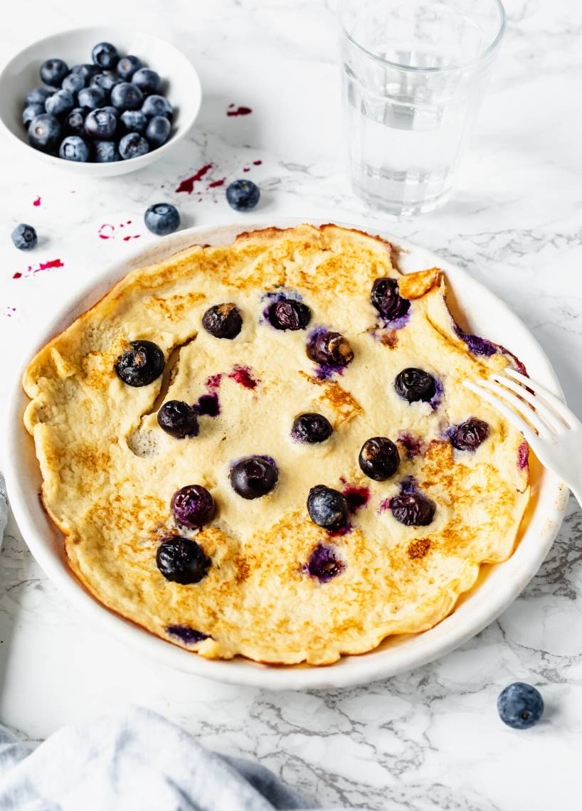 Low-Carb-Pfannkuchen mit Blaubeeren