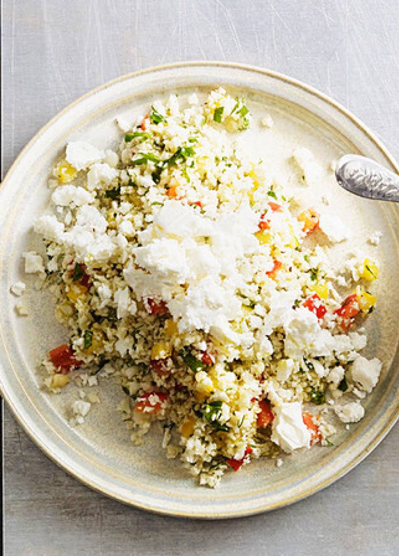 Blumenkohlreis-Salat mit Feta und Cashews