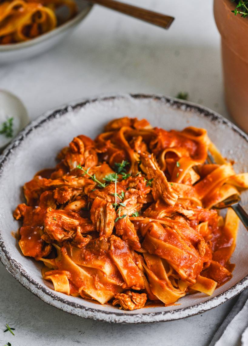 Zartes Pulled-Chicken mit Tagliatelle