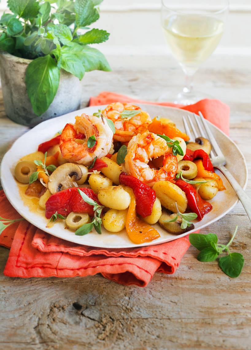 Gnocchi-Antipasti-Salat mit Garnelen