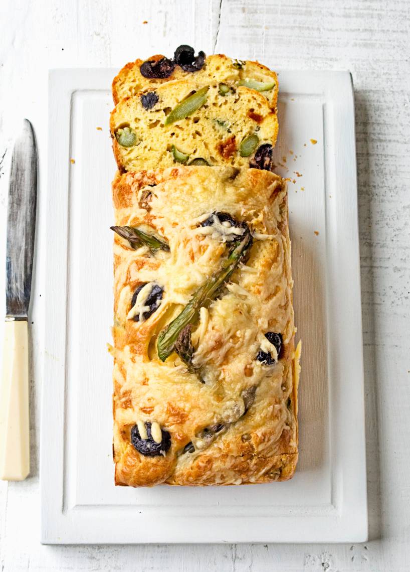 Olivenbrot mit grünem Spargel