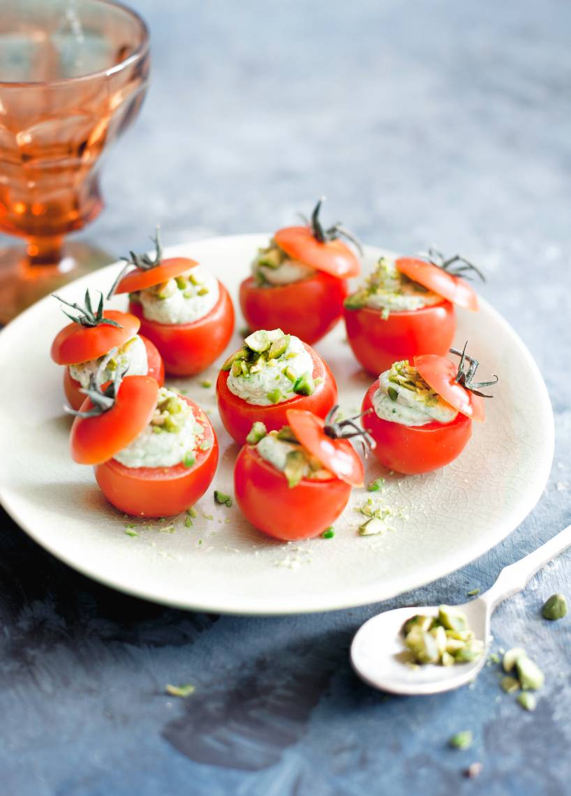 Kirschtomaten mit Basilikumcreme