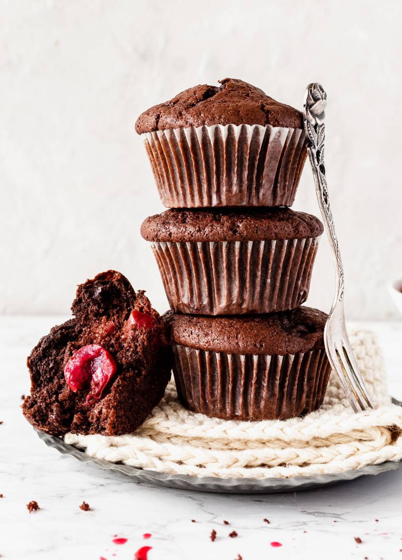Schokomuffins mit Kirschen