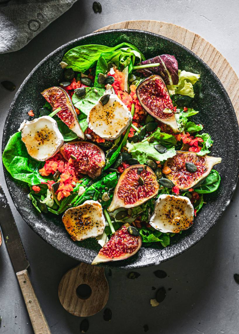 Salat mit Feigen und Ziegenkäse
