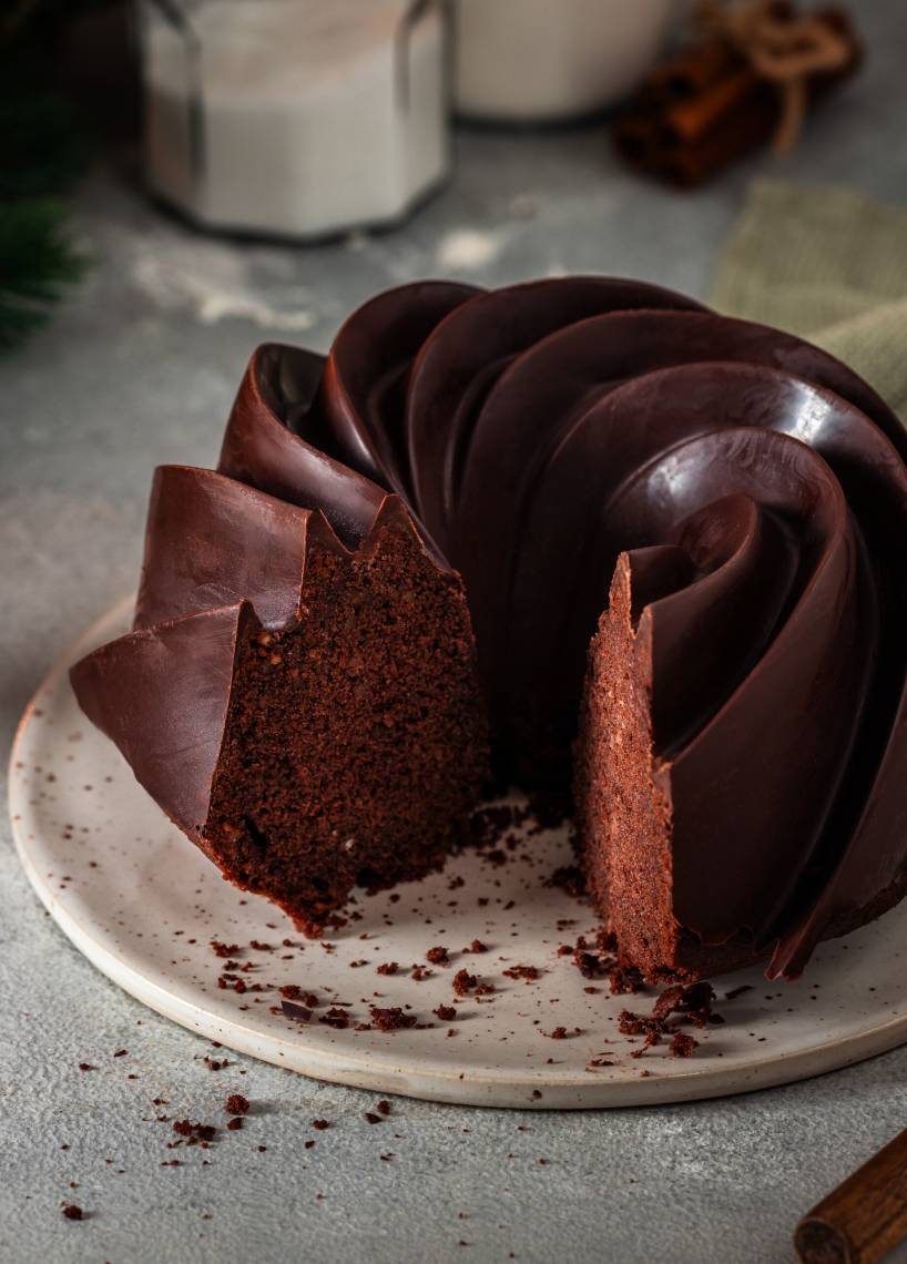 Lebkuchen-Gugelhupf mit Schokoglasur