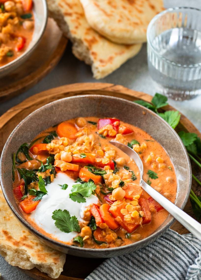 High Protein Linsencurry mit Kichererbsen und Spinat