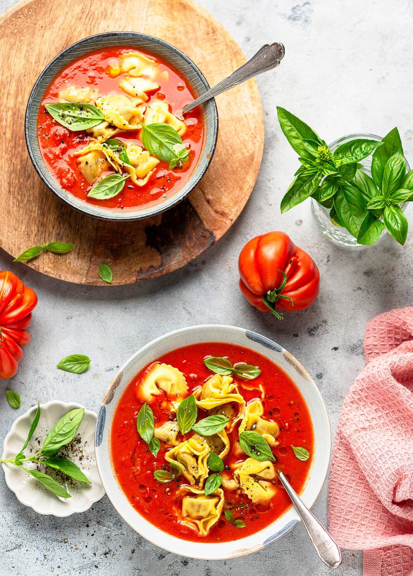 15-Minuten-Tomaten-Tortellini-Suppe