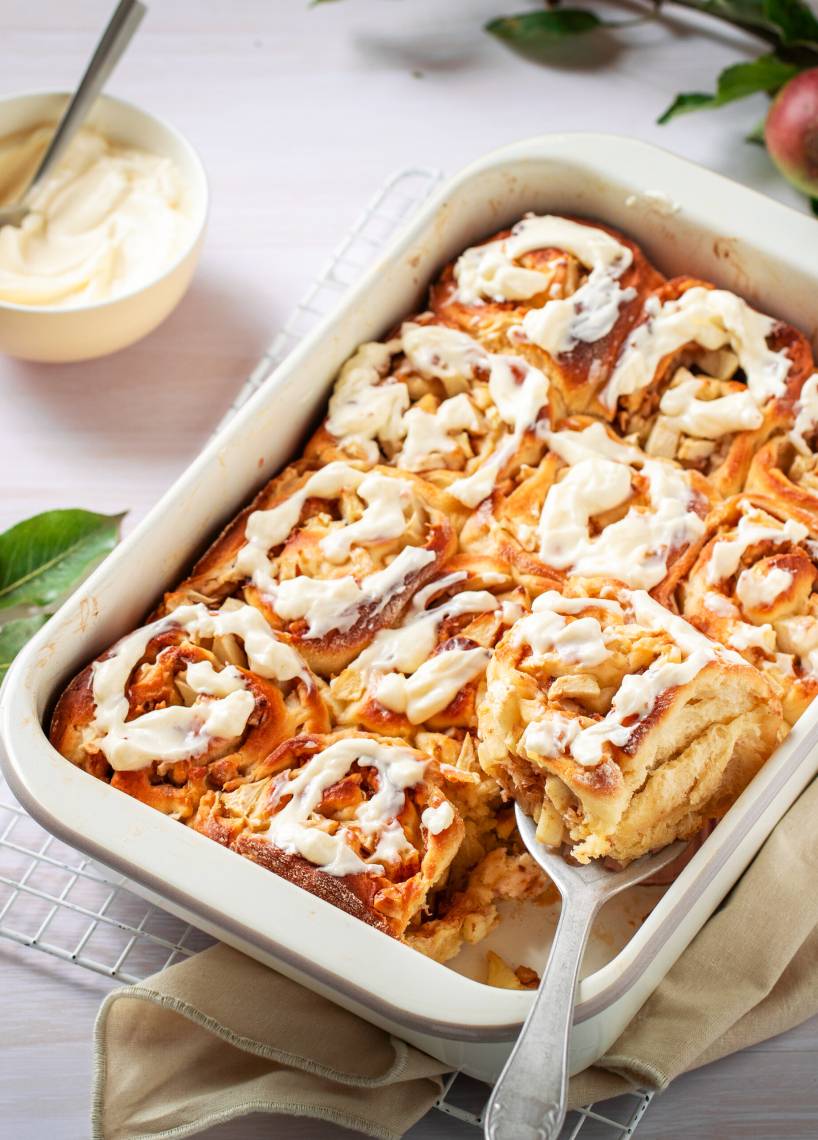 Apfel-Walnuss-Hefeschnecken