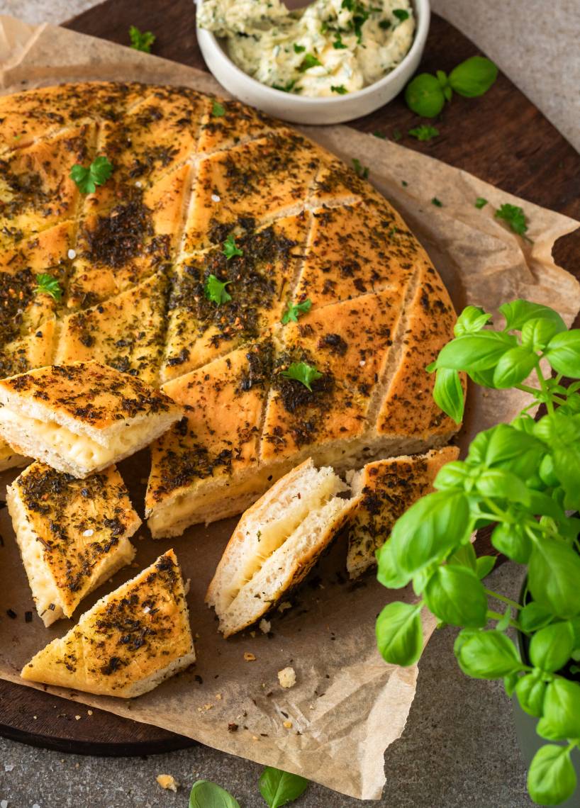 Schnelles Käse-Kräuter-Grillbrot