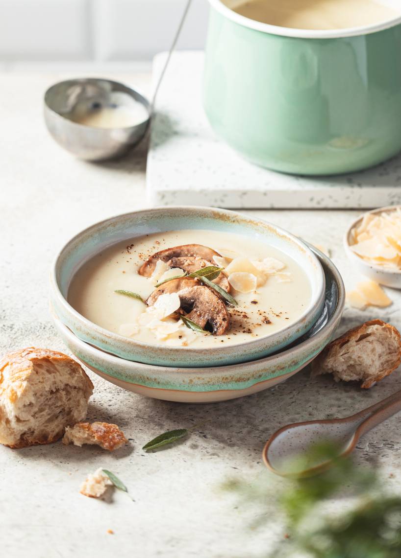 Blumenkohl-Parmesan-Suppe mit Pilzen